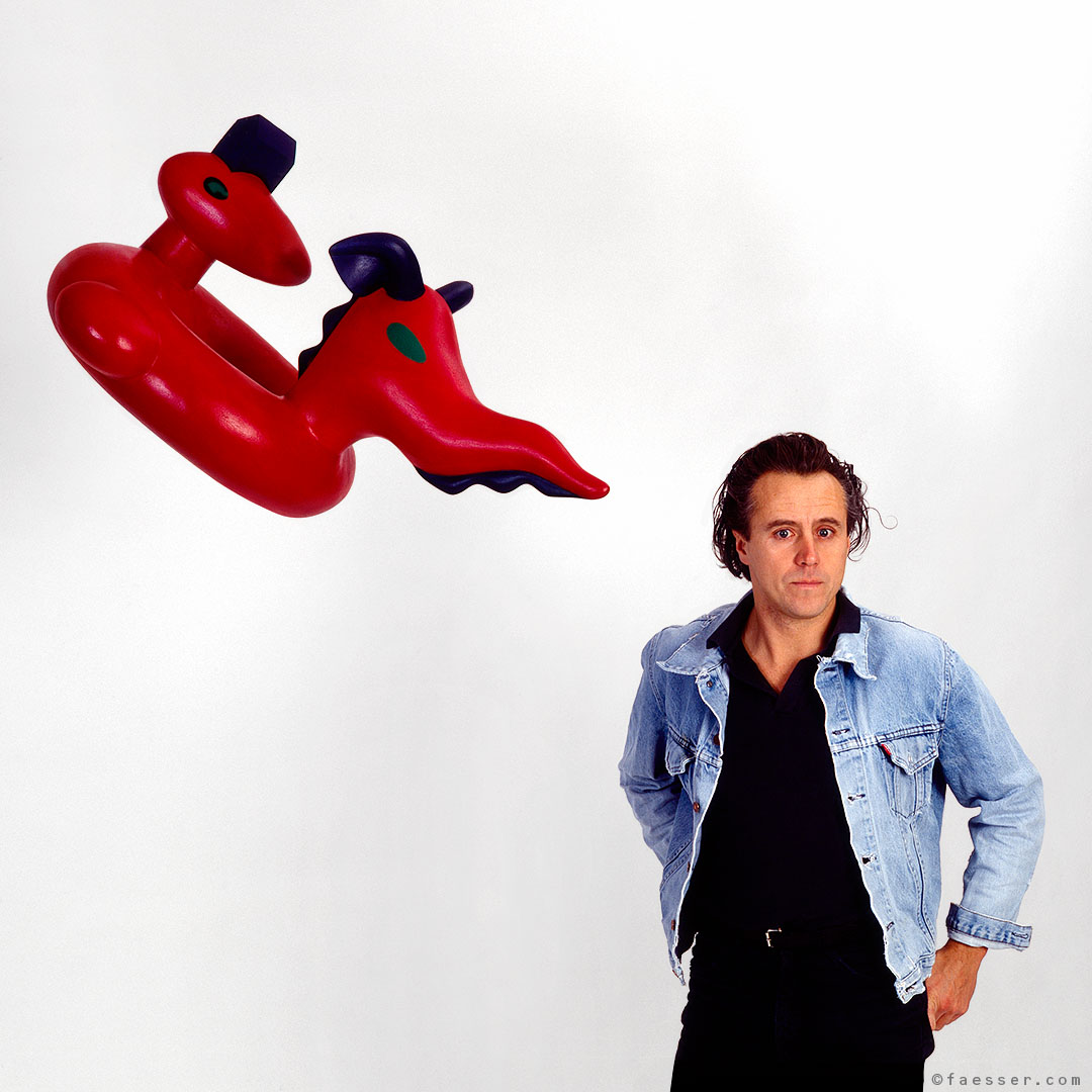 Selfie with supervisor: Groupe picture with a representative of the inflated series; artist Roland Faesser, sculptor and painter 1998