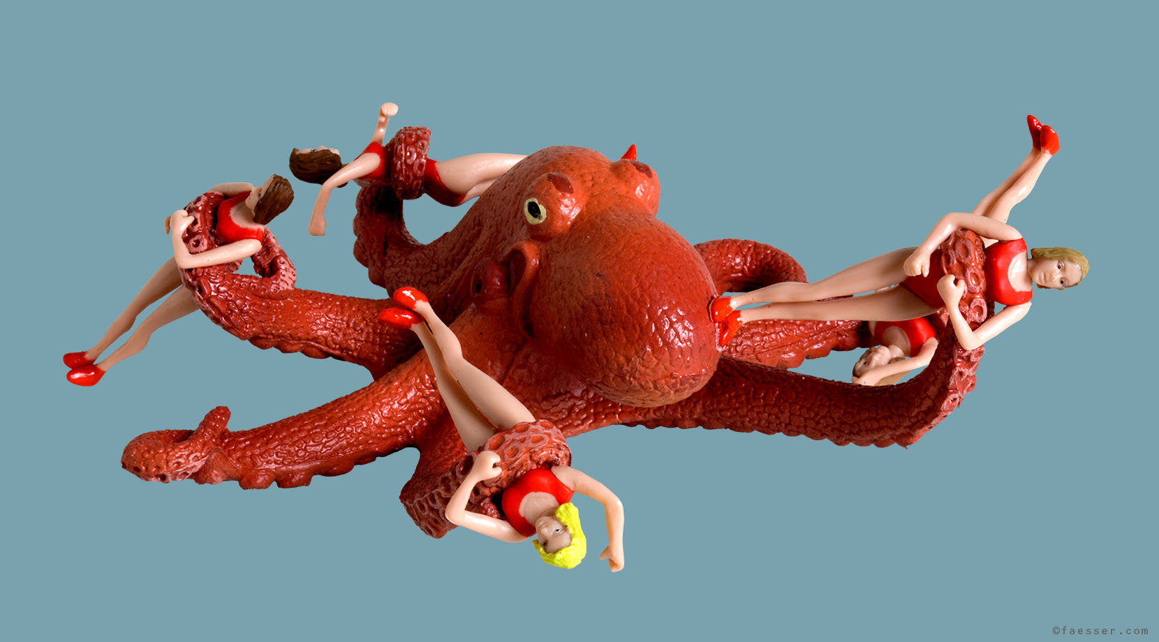 Octopussy: Five female swimmers caught in the tentacles of an octopus; work of art as figurative sculpture; artist Roland Faesser, sculptor and painter 2008