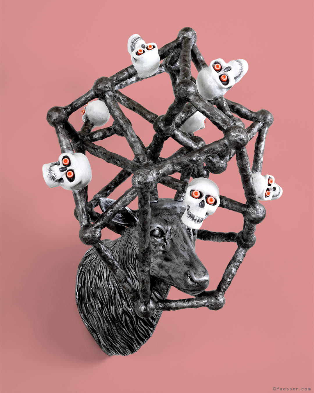 Black Sabbath, atomic antlers equipped with skulls and metal deer trophy; work of art as figurative sculpture; artist Roland Faesser, sculptor and painter 2007